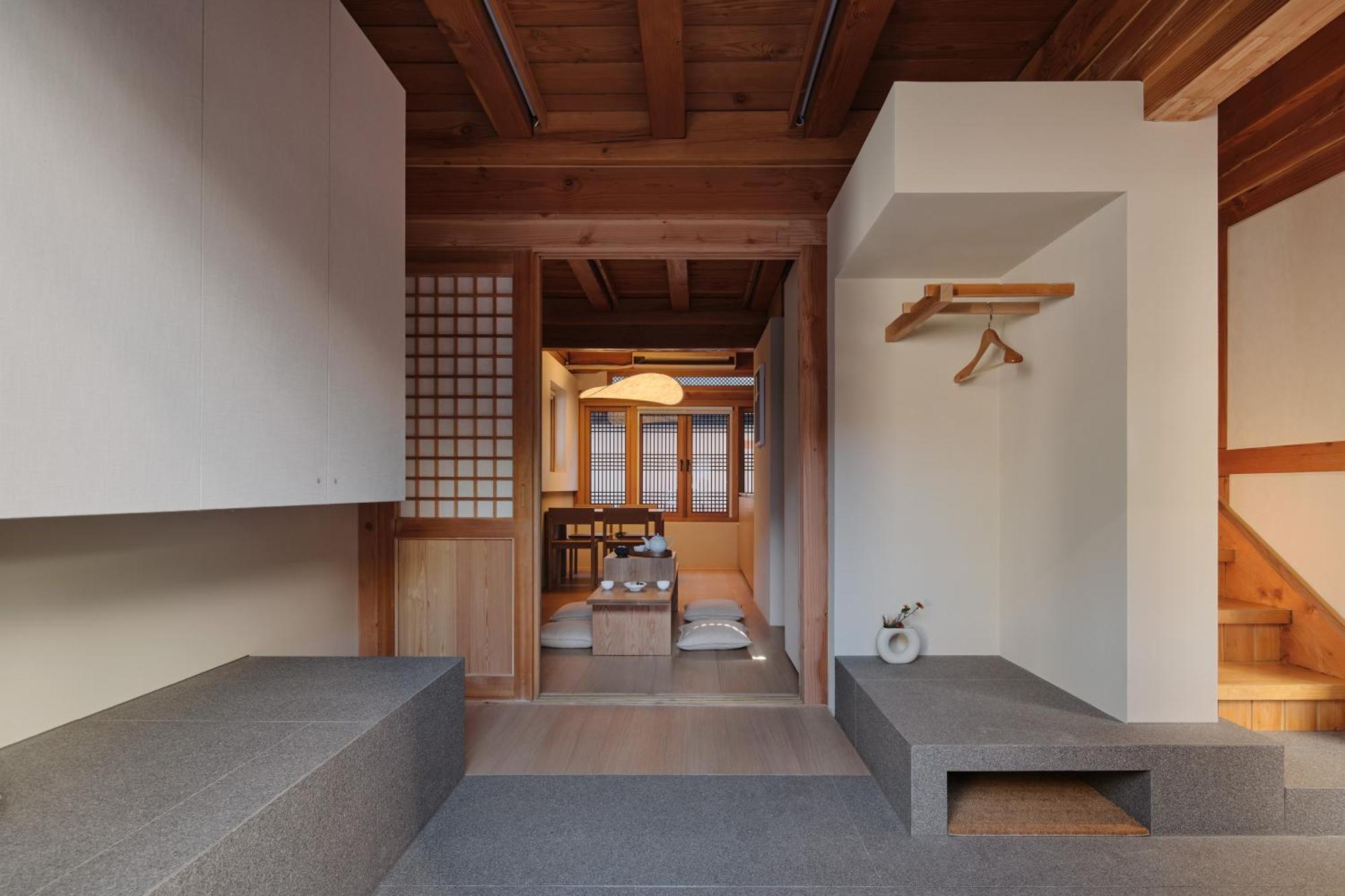 The Korean Traditional Hanok In Downtown Seoul For Convenient Public Transportation - Seoul Ari Exterior photo