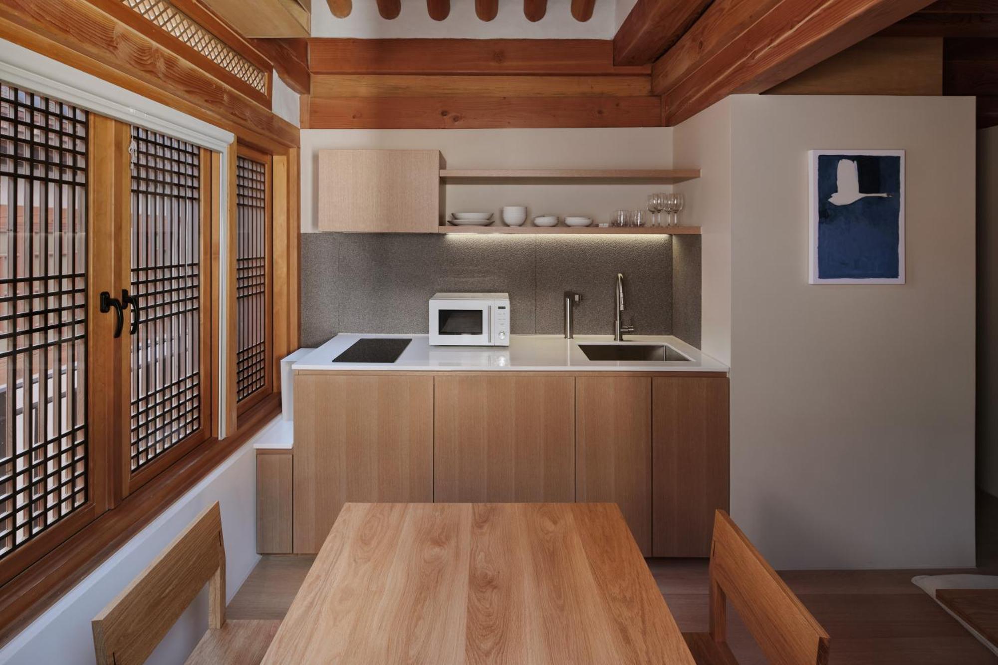 The Korean Traditional Hanok In Downtown Seoul For Convenient Public Transportation - Seoul Ari Exterior photo