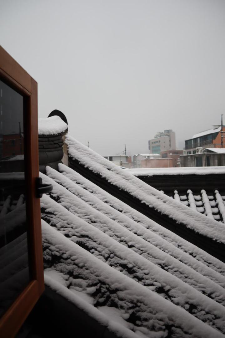 The Korean Traditional Hanok In Downtown Seoul For Convenient Public Transportation - Seoul Ari Exterior photo
